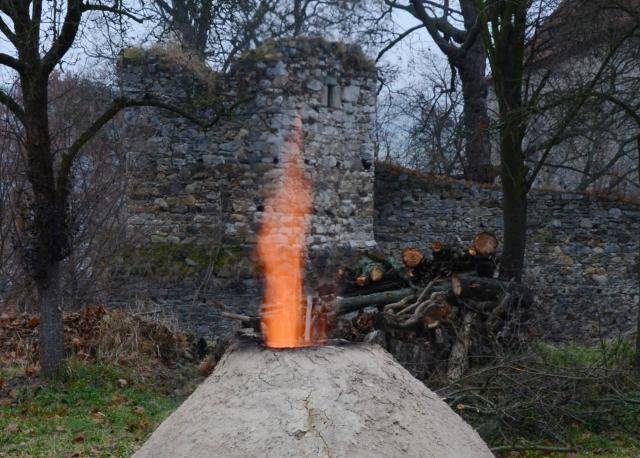 VELIKONOČNÍ VÝPAL ZAKUŘOVANÉ KERAMIKY